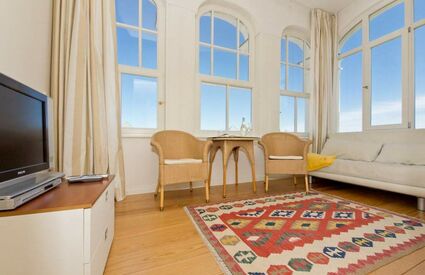 Villa Artemis, 10 Patras